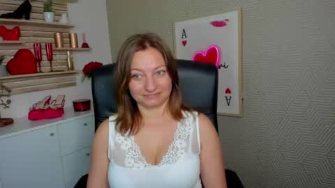 Snapshot of angela_samt chatting on July 20, 5:33 am Angela online show from July 20, 5:33 am