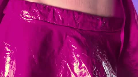 Snapshot of angela_white22 chatting on April 21, 7:06 pm angela_white22 online show from April 21, 7:06 pm