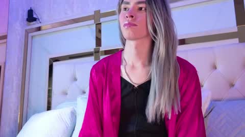 Snapshot of angela_white22 chatting on May 7, 7:30 pm angela_white22 online show from May 7, 7:30 pm