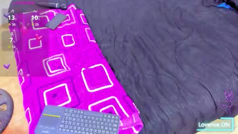 Snapshot of angela_wish chatting on February 8, 6:33 pm angela_wish online show from February 8, 6:33 pm