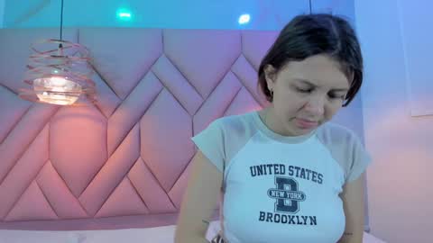 Snapshot of angelaa_cute chatting on January 21, 12:07 pm ANGELA online show from January 21, 12:07 pm