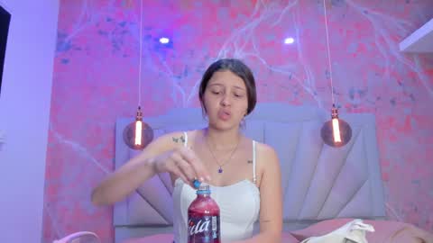 Snapshot of angelaa_cute chatting on January 23, 12:09 pm ANGELA online show from January 23, 12:09 pm