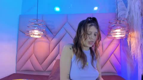 Snapshot of angelaa_cute chatting on February 26, 12:14 pm ANGELA online show from February 26, 12:14 pm