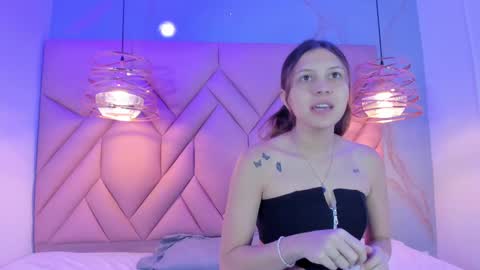 Snapshot of angelaa_cute chatting on March 7, 12:12 pm ANGELA online show from March 7, 12:12 pm