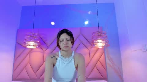 Snapshot of angelaa_cute chatting on March 11, 12:17 pm ANGELA online show from March 11, 12:17 pm