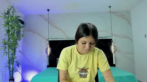 Snapshot of angelaa_cute chatting on September 10, 12:05 pm ANGELA online show from September 10, 12:05 pm