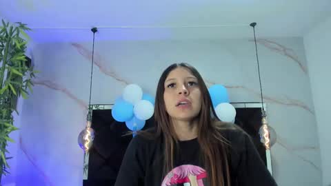 Snapshot of angelaa_cute chatting on September 30, 12:10 pm ANGELA online show from September 30, 12:10 pm