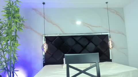 Snapshot of angelaa_cute chatting on October 7, 12:13 pm ANGELA online show from October 7, 12:13 pm