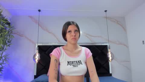 Snapshot of angelaa_cute chatting on October 16, 12:17 pm ANGELA online show from October 16, 12:17 pm