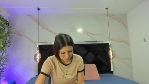 Snapshot of angelaa_cute chatting on October 17, 12:08 pm ANGELA online show from October 17, 12:08 pm