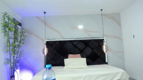 Snapshot of angelaa_cute chatting on November 7, 12:16 pm ANGELA online show from November 7, 12:16 pm