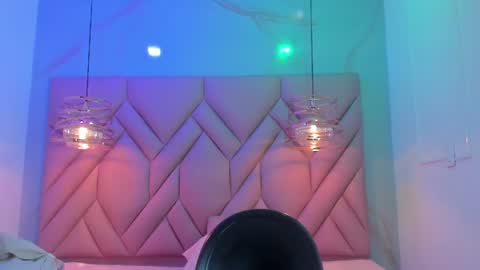 Snapshot of angelaa_cute chatting on June 19, 12:09 pm ANGELA online show from June 19, 12:09 pm