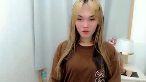 angela online show from September 29, 7:13 am