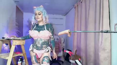 Snapshot of angelacianuro_2 chatting on June 21, 3:20 am Angela Cianuro online show from June 21, 3:20 am
