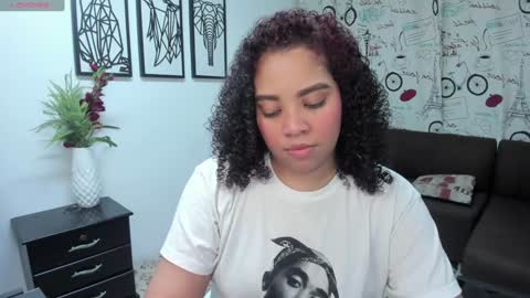 Snapshot of angelacoffee chatting on February 1, 3:41 am Angela online show from February 1, 3:41 am