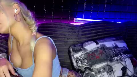 Snapshot of angelalacherry chatting on March 17, 8:50 am AngelaLaCherry online show from March 17, 8:50 am