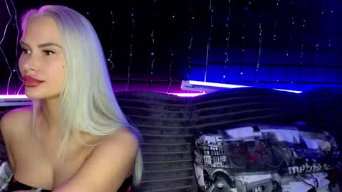 Snapshot of angelalacherry chatting on March 19, 8:40 am AngelaLaCherry online show from March 19, 8:40 am