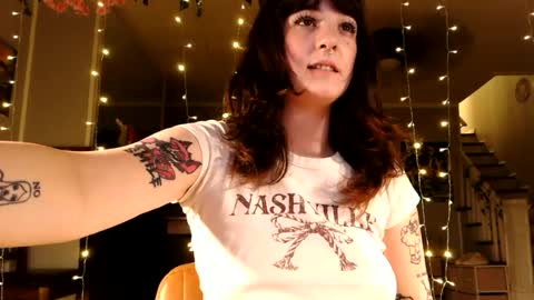 Snapshot of angelalice555 chatting on June 16, 3:42 am angelalice555 online show from June 16, 3:42 am