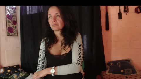 Snapshot of angelataysonvip chatting on June 2, 9:28 pm angelataysonvip online show from June 2, 9:28 pm