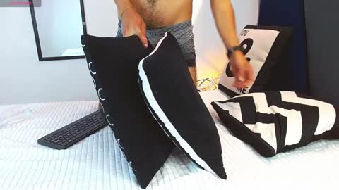 Snapshot of angelbacker chatting on January 29, 9:44 am Angel online show from January 29, 9:44 am