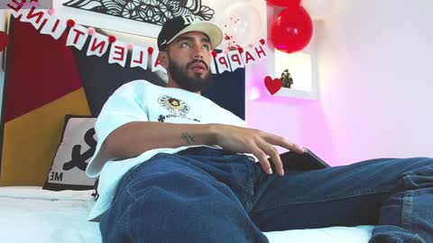 Snapshot of angelbacker chatting on February 5, 4:48 am Angel online show from February 5, 4:48 am