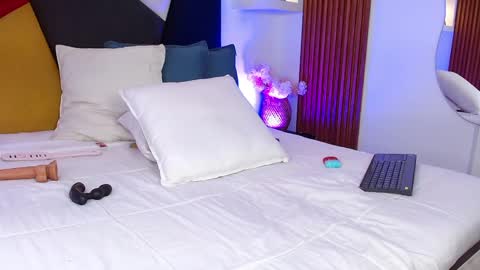 Angel online show from April 7, 4:24 am