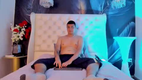 angelblue   online show from June 20, 7:38 pm