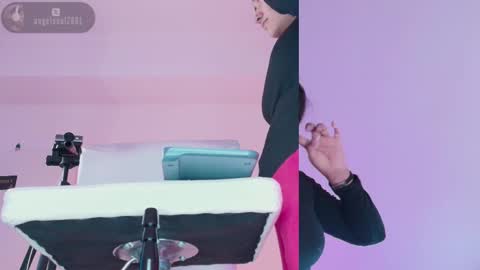 angel online show from November 16, 8:20 am