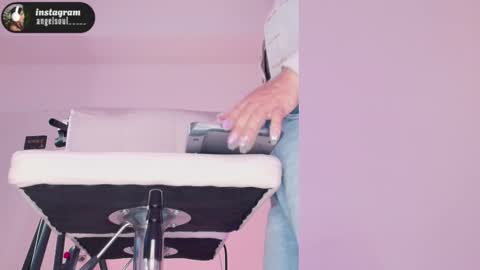 angel online show from November 17, 6:52 am