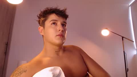 Angel online show from November 12, 9:03 pm