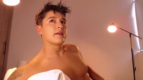 Angel online show from November 25, 7:03 pm