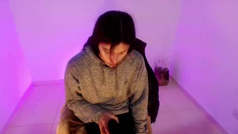 angele online show from March 4, 6:58 pm