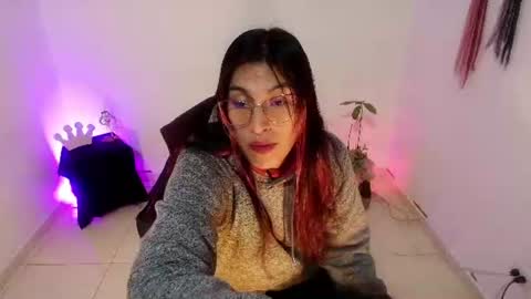 Snapshot of angele_johnson chatting on July 10, 6:54 pm angele online show from July 10, 6:54 pm