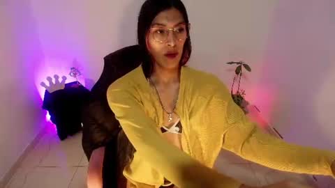 Snapshot of angele_johnson chatting on July 20, 6:10 pm angele online show from July 20, 6:10 pm