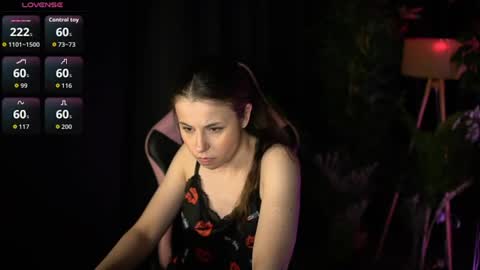 Snapshot of angeles_08 chatting on June 14, 10:39 am Angel online show from June 14, 10:39 am