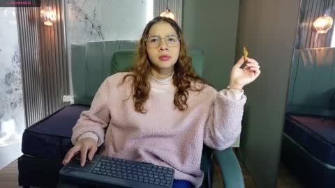 Snapshot of angeles_azul chatting on September 10, 1:00 pm angel online show from September 10, 1:00 pm