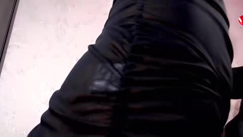 angeles_bust online show from February 15, 3:28 pm