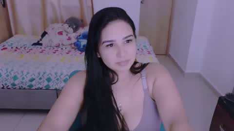 Snapshot of angeleslinda chatting on December 21, 11:13 pm anastasia online show from December 21, 11:13 pm