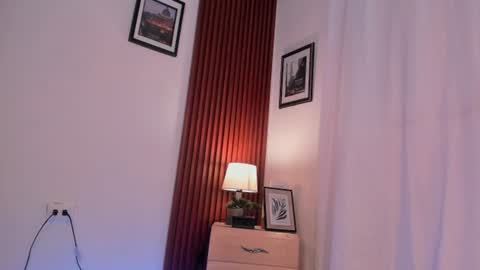 Snapshot of angeli_sexi chatting on June 16, 12:57 am Carolina online show from June 16, 12:57 am