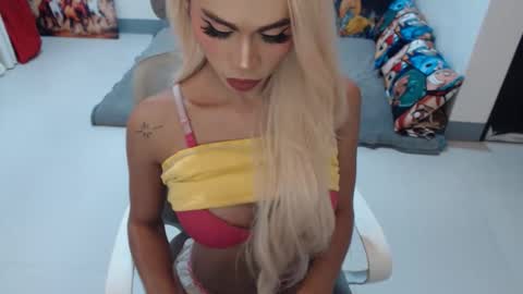 DIVINE ANGEL online show from December 4, 1:15 am