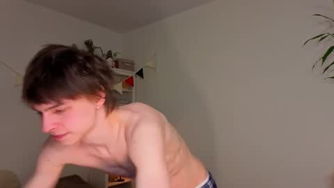 Snapshot of angelic_look chatting on January 12, 12:05 am Daniel online show from January 12, 12:05 am