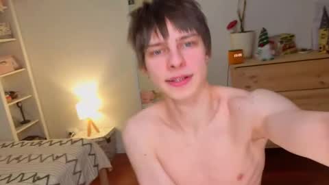 Snapshot of angelic_look chatting on February 3, 6:22 am Daniel online show from February 3, 6:22 am