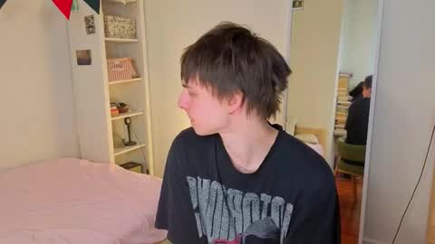 Snapshot of angelic_look chatting on February 5, 5:56 am Daniel online show from February 5, 5:56 am