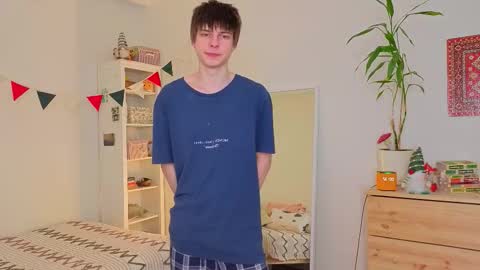 Snapshot of angelic_look chatting on February 6, 9:56 am Daniel online show from February 6, 9:56 am