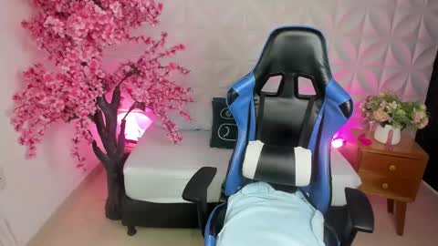 A N G E L I C A online show from January 6, 10:05 pm