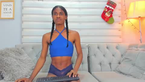 Snapshot of angelica_sexy1 chatting on December 24, 9:33 pm angelica_sexy1 online show from December 24, 9:33 pm