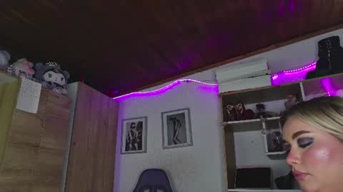 Angelica Sparks online show from July 13, 1:30 am