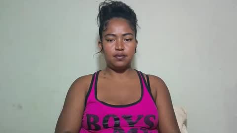 Snapshot of angelice33 chatting on February 2, 6:34 am angelice33 online show from February 2, 6:34 am