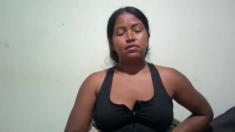 Snapshot of angelice33 chatting on February 4, 6:14 pm angelice33 online show from February 4, 6:14 pm