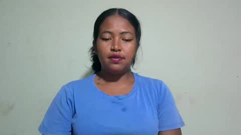 Snapshot of angelice33 chatting on February 5, 6:18 am angelice33 online show from February 5, 6:18 am